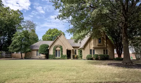1479 Poplar Ridge Dr, Memphis, TN 38120