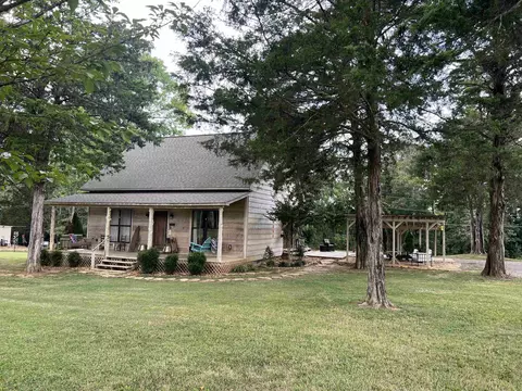 106 Grace Thomas Rd, Michie, TN 38357