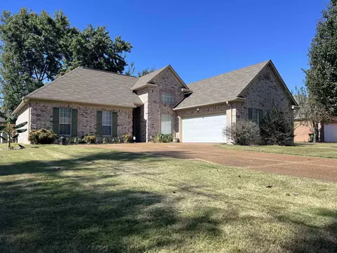 6841 Cades Brook Dr, Millington, TN 38053