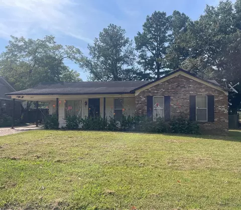 5947 Raintree Dr, Memphis, TN 38115