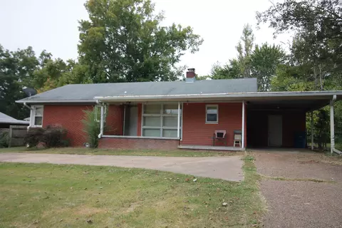 925 Main St, Covington, TN 38019