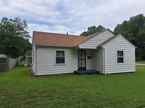 923 Waring Rd, Memphis, TN 38122