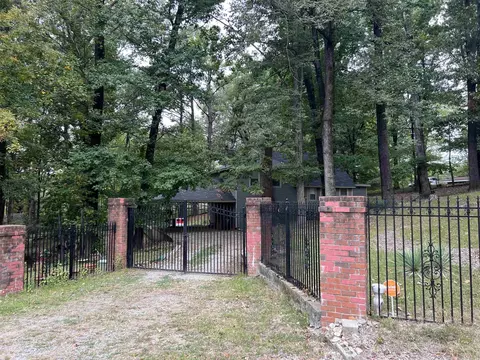 5029 East Shore Dr, Memphis, TN 38109