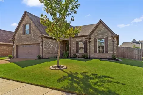 2225 Southern Woods Dr, Cordova, TN 38016