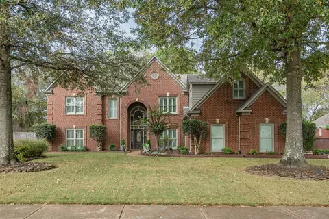 765 Green Oaks Ln, Collierville, TN 38017