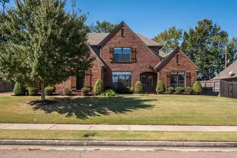 5101 Foggy River Ln, Bartlett, TN 38135