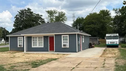 5160 Sea Shore Rd, Memphis, TN 38109