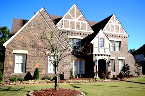 10582 Harvest Oaks Dr, Collierville, TN 38017