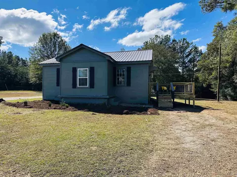 506 Cherry Ave, Selmer, TN 38375