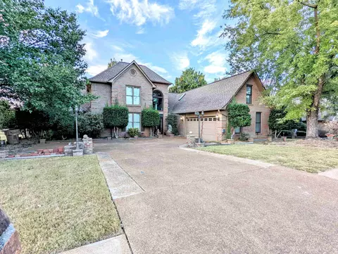 7510 Wintergreen Ln, Cordova, TN 38018