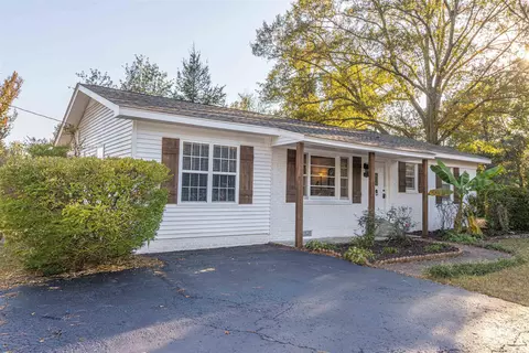 1025 Woodmont Dr, Selmer, TN 38375