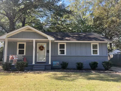 111 Sycamore Rd, Collierville, TN 38017