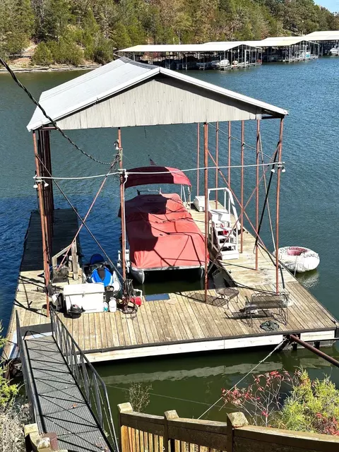 210 Port Ln, Counce, TN 38326