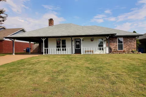 10158 Curtis Dr, Olive Branch, MS 38654