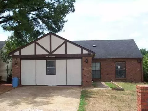 5615 Flowering Peach Dr, Memphis, TN 38115