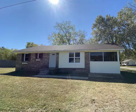 75 Handy St, Savannah, TN 38372