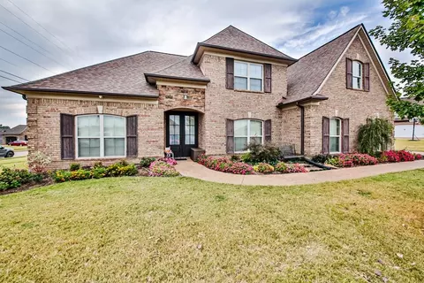 469 Sterling Ridge Dr, Atoka, TN 38004
