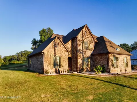 2364 E Nikki Ridge Dr, Nesbit, MS 38651 photo 2