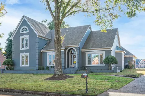2435 Linkenholt Dr, Collierville, TN 38017