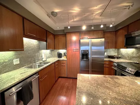 655 S Riverside Dr #803A, Memphis, TN 38103