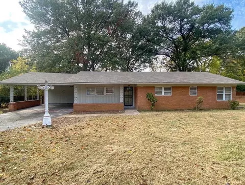 4255 Mickey Dr, Memphis, TN 38116