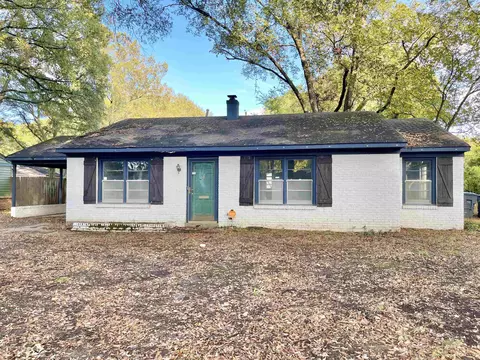 1258 Dearing Rd, Memphis, TN 38117