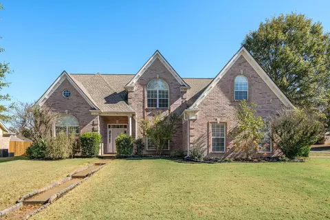 5220 Toni Rose Dr, Lakeland, TN 38002