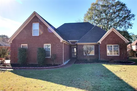 887 Ten Oaks Dr, Collierville, TN 38017