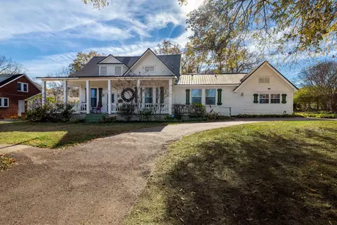 511 W Mcneal St, Bolivar, TN 38008