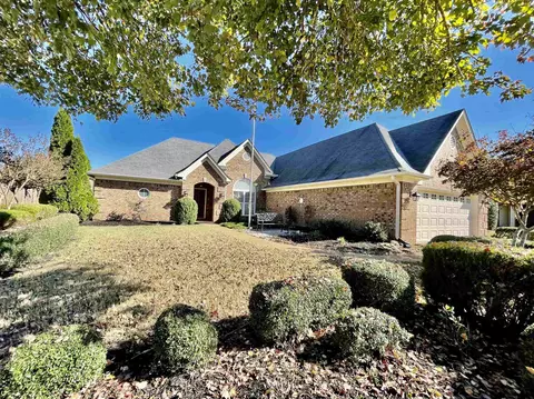 105 Lewis Fairway Cir, Oakland, TN 38060