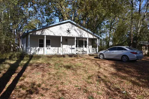 100 Baker Hill Ln, Bolivar, TN 38008
