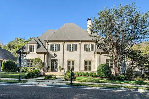 2275 Caylors Woods Cv, Germantown, TN 38138
