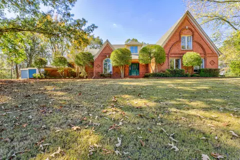 5121 Locust Bend Rd, Memphis, TN 38125