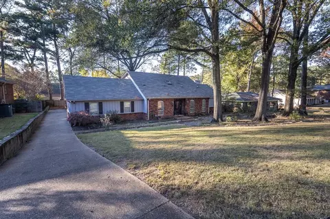 2063 Sunset Rd, Germantown, TN 38138