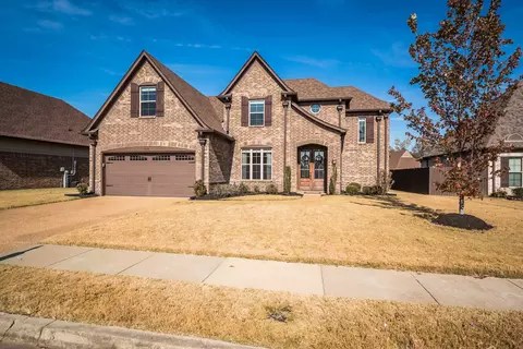 9296 Cloverwood Ln, Cordova, TN 38016