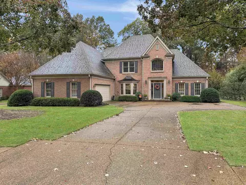1819 Wood Oak Dr, Memphis, TN 38016