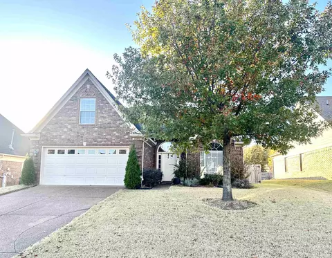 1501 Carlton Ridge Dr, Cordova, TN 38016
