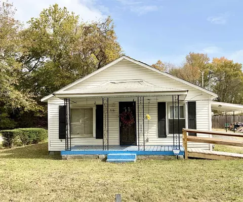 316 Bowen Ln, Dyersburg, TN 38024