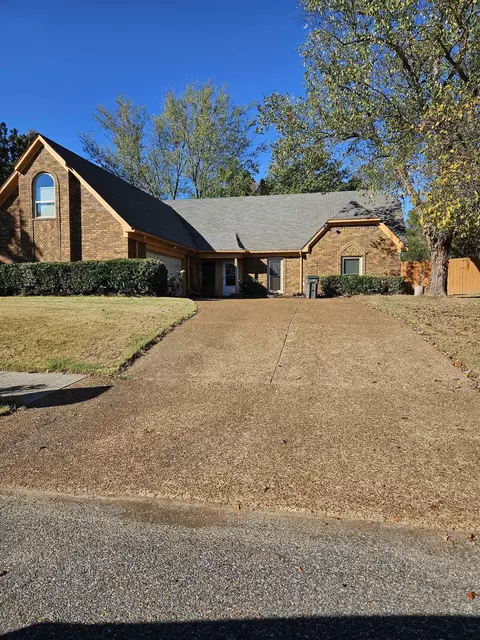 7200 Germanshire Ln, Memphis, TN 38125