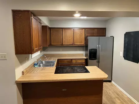 3731 California Terrace Dr #8, Memphis, TN 38122