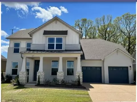 488 Laurel Park Dr, Collierville, TN 38017