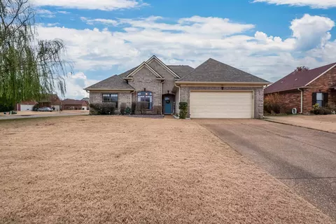 15 Abbey Rd, Oakland, TN 38060
