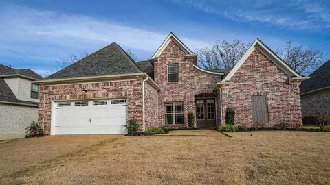 50 Greyson Cv, Oakland, TN 38060