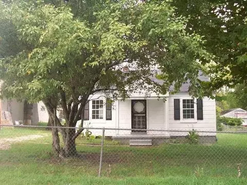 5286 Airview Rd, Memphis, TN 38109