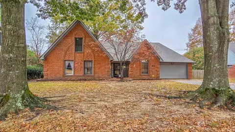 737 Cedar Brake Dr, Memphis, TN 38018