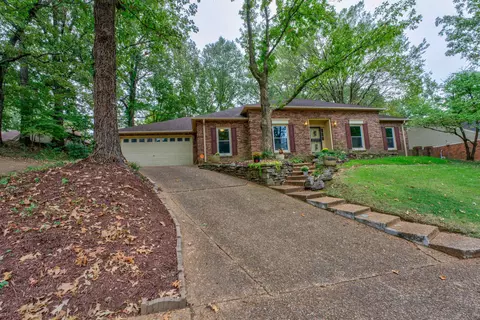 8375 Chippingham Dr, Cordova, TN 38016