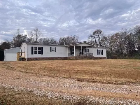 8260 64 Hwy, Bolivar, TN 38008