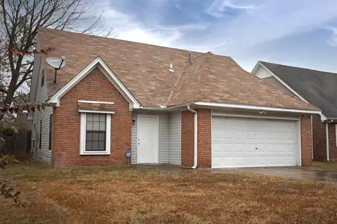 8044 Port Douglas Dr, Cordova, TN 38018