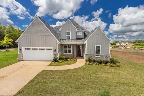 55 Highland Park Dr, Oakland, TN 38060