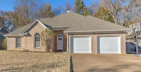 8306 Clinton Way Ln, Memphis, TN 38018
